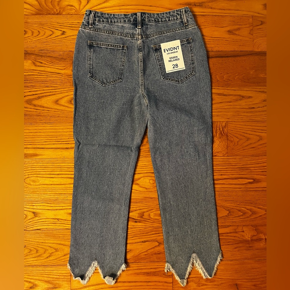 EVIDNT Womens Essen Relaxed Raw Hem Jeans nwt 28